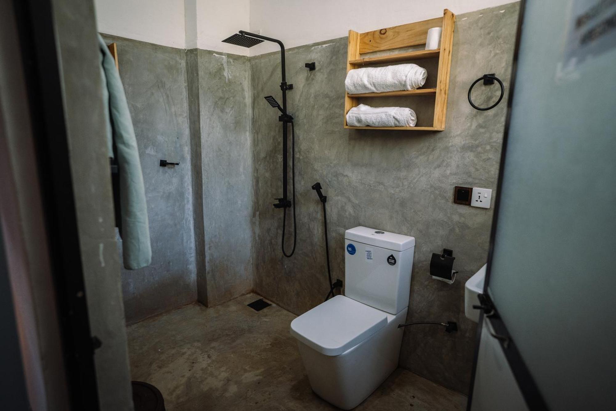 Chill Vibes Hiriketiya Hostel Dikwella Εξωτερικό φωτογραφία